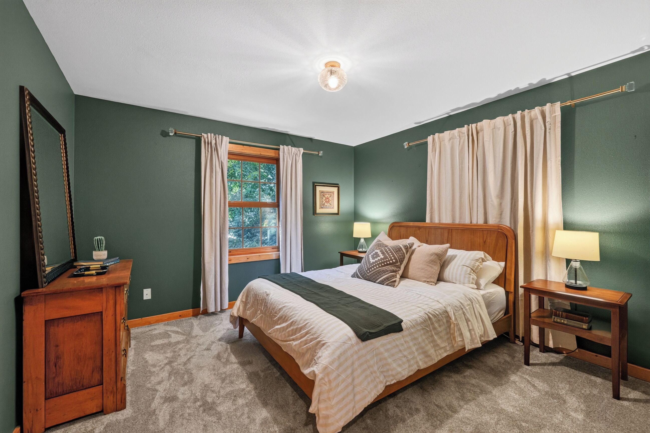 6 Schlafzimmer, Schreibtisch, WLAN, Bettwäsche