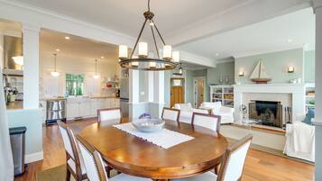 House (4 Bedrooms) | Interior