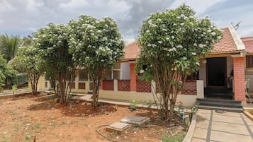 Bahagian luar