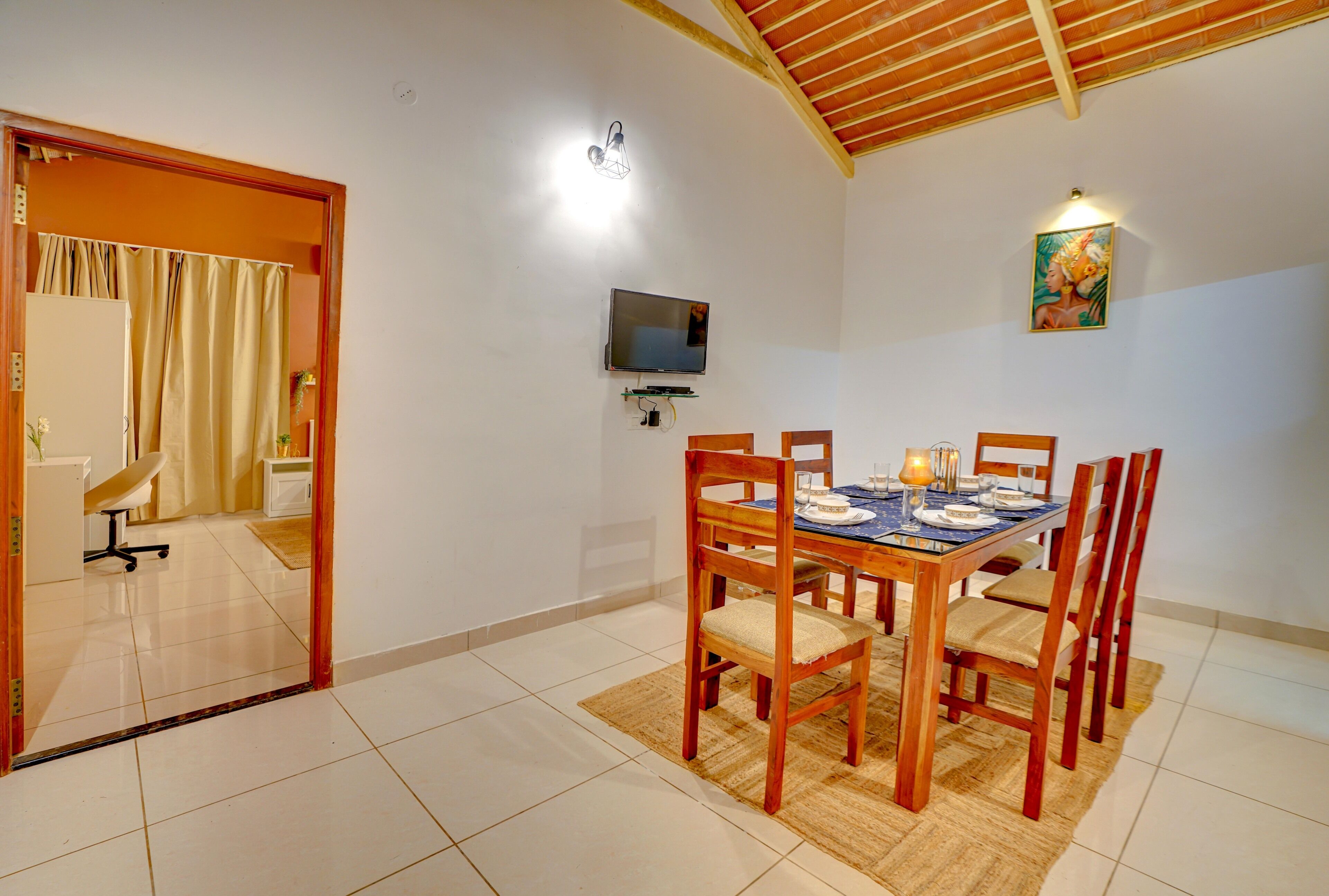 Villa (1 Bedroom) | Dining room