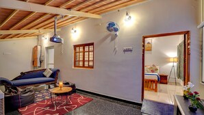 Villa (1 Bedroom) | Interior - Myraa Farms by Stayjade2 Acrepvt Pooljacuzziac (Denkanikota)