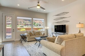House (3 Bedrooms) | Interior - Red Rock Views, Pool Access! Zion Natl Park Base (Kanab)