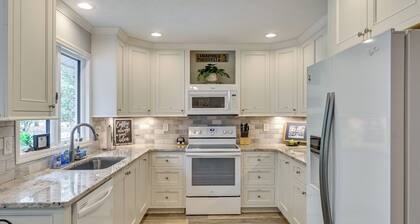 Walk to Golf! Relax With Hot Tub and Game Room!