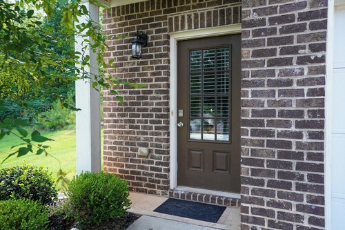 Quick I-20 Access to Dtwn Atl! Family Gem w/ Patio