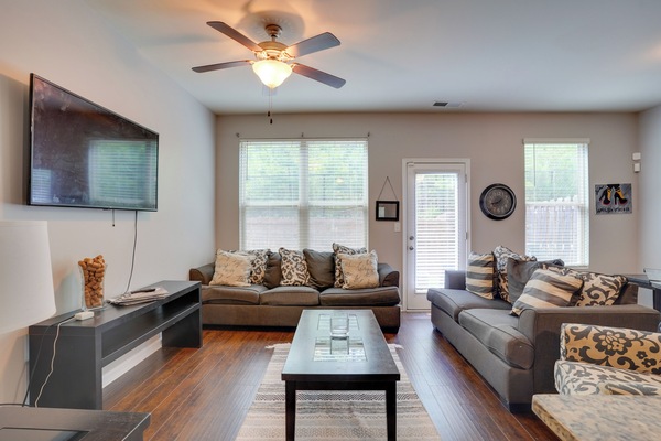 Apartment (3 Bedrooms) | Front of property