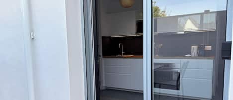Fridge, microwave, oven