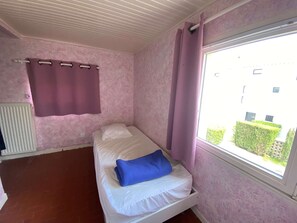 Room - Villa with pets, parking, lake view - 6 guests (Le Barcarès)