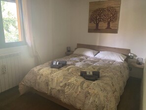 Bügeleisen/Bügelbrett, kostenloses WLAN, Bettwäsche