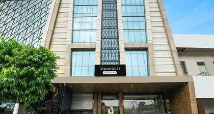 Deluxe Hotel Rockland