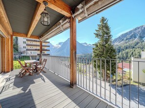 Outdoor dining - Sunnaschy Heidi by Arosa Vacations by Interhome (Arosa)