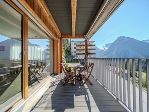 Outdoor dining - Sunnaschy Heidi by Arosa Vacations by Interhome (Arosa)