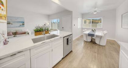 One Lux Stay Coastal 2BR Retreat Near the Beach