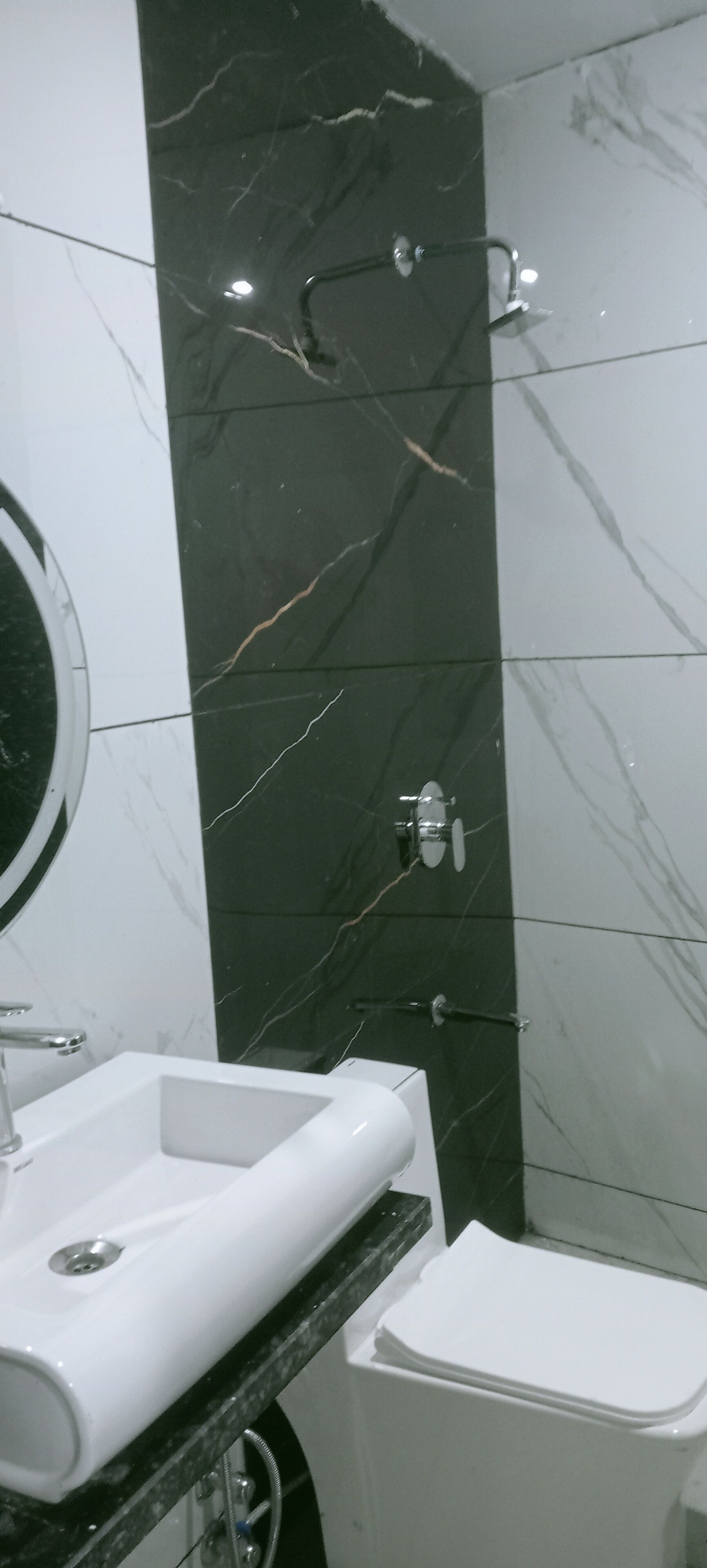 Deluxe-værelse til 4 personer - balkon | Badeværelse | Håndklæder, Sæbe, Shampoo, Toiletpapir