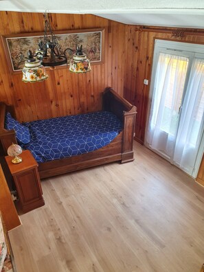 Iron/ironing board, WiFi, bed sheets - Puisaye Country Cottage in the Countryside (Breteau)