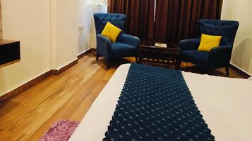 Superior Double Room | Desk, laptop workspace, WiFi (free)