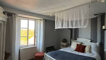 WiFi, bed sheets