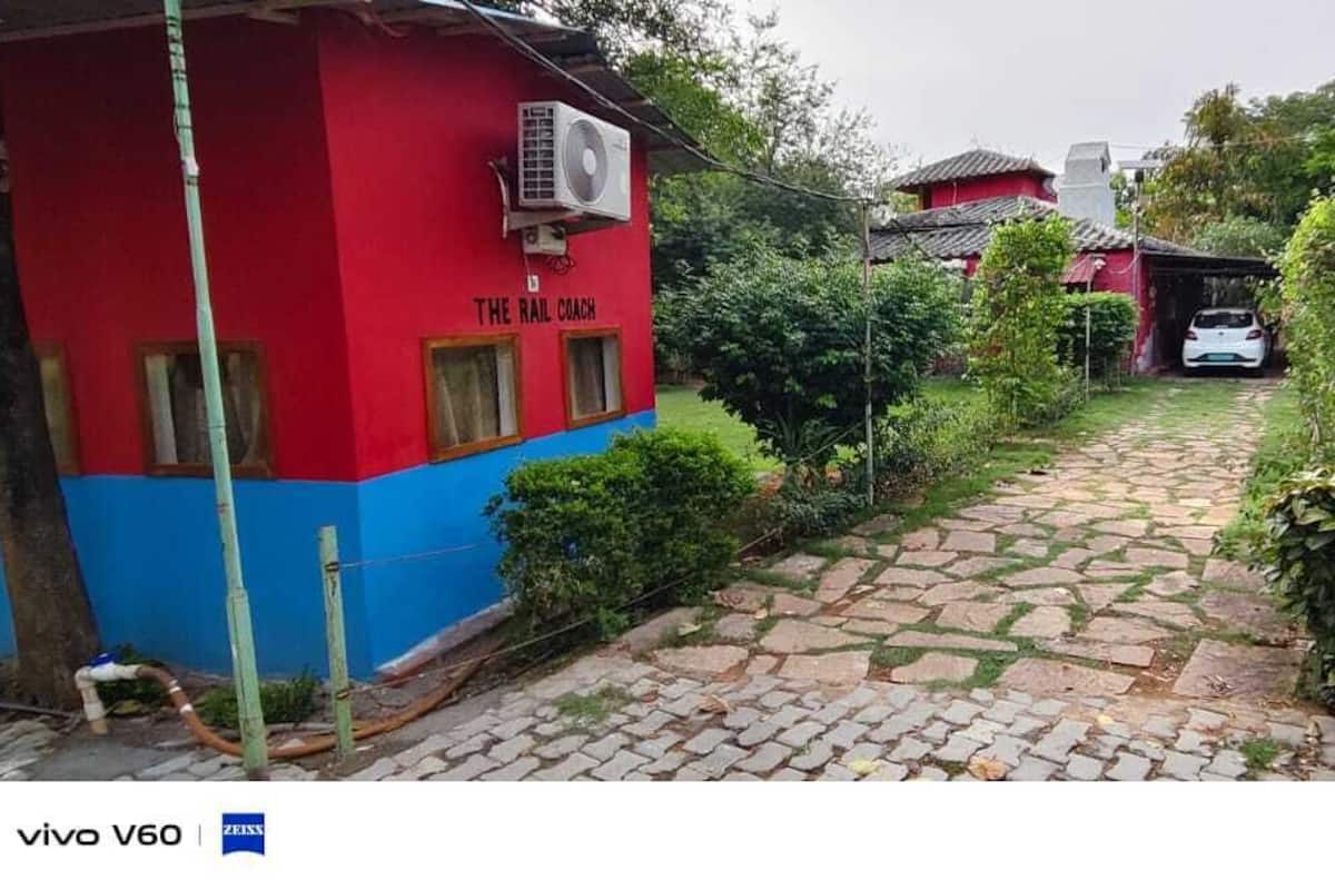 Premier Quadruple Room, Garden View | Desk, free WiFi
