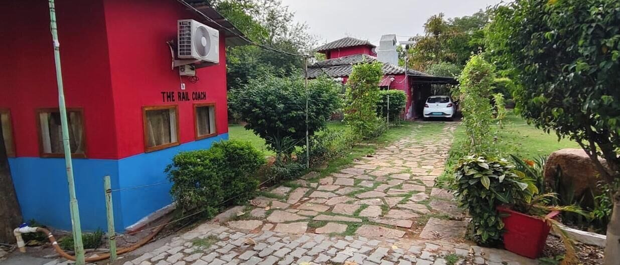 Quarto quádruplo premier, vista para o jardim | Escrivaninha, Wi-Fi de cortesia