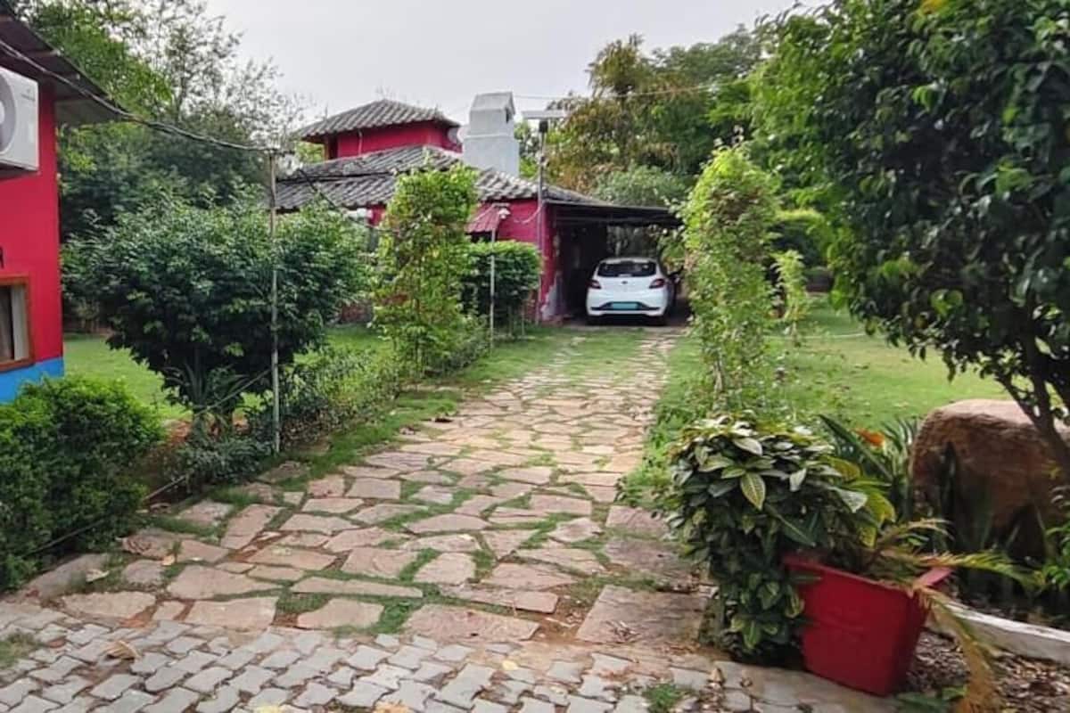Quarto quádruplo premier, vista para o jardim | Escrivaninha, Wi-Fi de cortesia