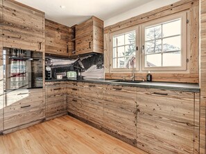 Kühlschrank, Ofen, Geschirrspüler, Kochgeschirr/Geschirr/Besteck
