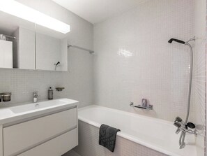 Bathroom - Appartement/Fewo, Bad, WC, 4-Bettwohnung by Interhome (Arosa)