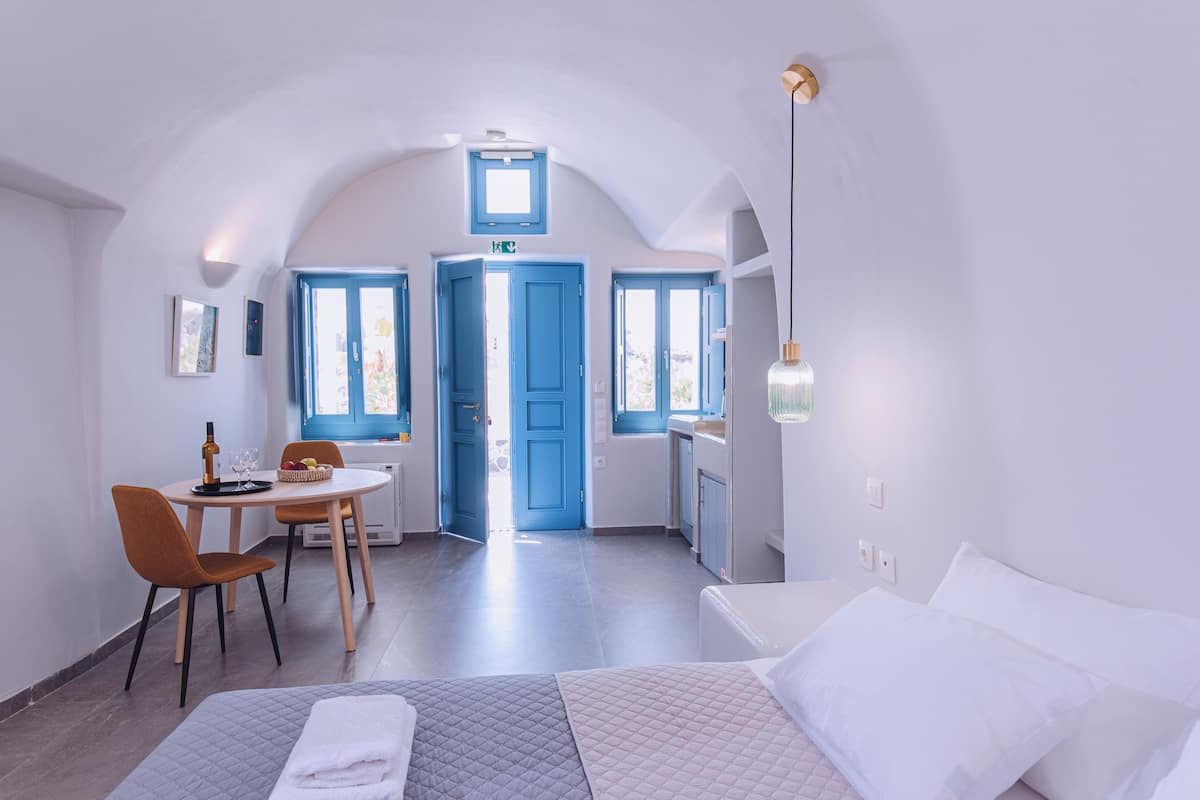 Estudio clásico, 1 cama Queen size, baño privado | Wifi gratis