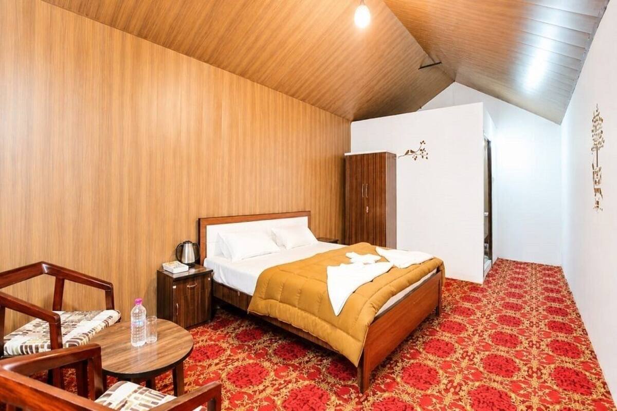 Premier Cottage, Courtyard View | Free WiFi
