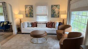 Casa, 3 quartos | Área de estar | Smart TV