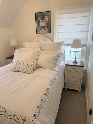 3 bedrooms, free WiFi - Bella Azul - Charming Home Minutes From Campus 3 Bedroom Home (Eugene)