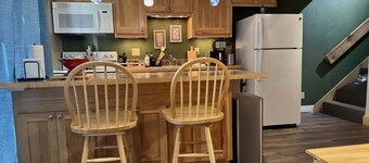 Pet-friendly Condo With Patio - Creekside 83 1 Bedroom Condo