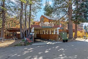 A rustic store named "General Store" with a wooden facade, located in a wooded area. - Pet-friendly Condo With Patio - Creekside 83 1 Bedroom Condo (Arnold)