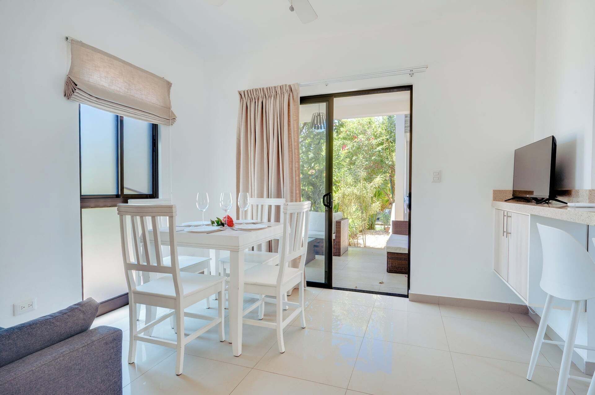 Superior Apartment, Patio, Courtyard View | Private kitchen