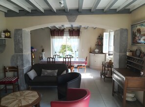 Interior - Gite louplàa – Renovated Farmhouse in a Rural Setting (Oloron-Sainte-Marie)