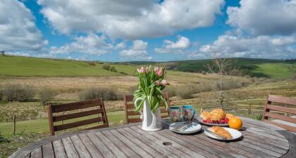 Traditional Farmhouse Accommodation In An Idyllic Setting | Erw-Dinmael