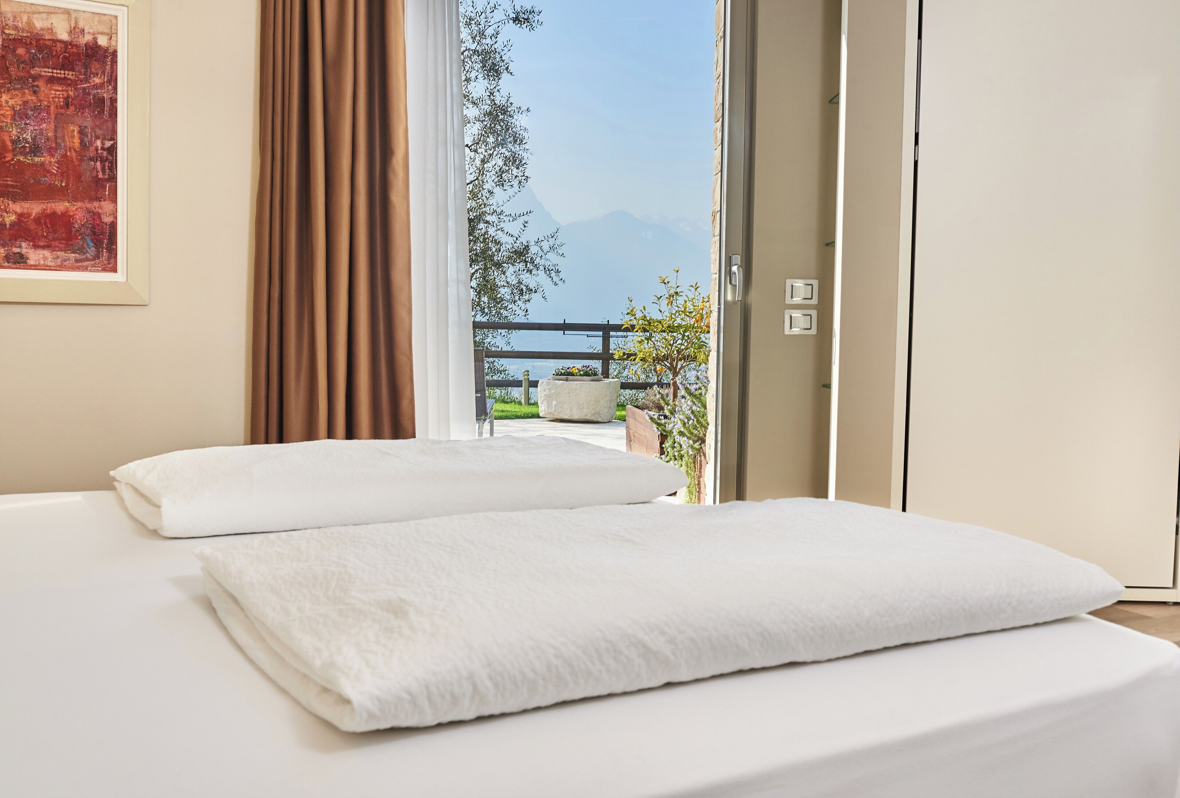 Exclusive Double Room, Lake View | In-room safe, desk, laptop workspace, blackout curtains