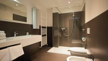 Panoramic Suite, Lake View | Bathroom | Shower, hair dryer, towels, soap