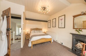 Bügeleisen/Bügelbrett, Reisekinderbett, WLAN, Bettwäsche