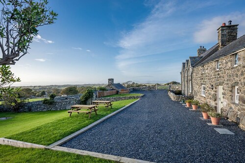 Pet Friendly Four Bedroom Farmhouse With Sea Views | Hen-Dy-Frongaled