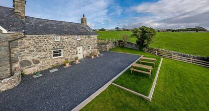 Pet Friendly Four Bedroom Farmhouse With Sea Views | Hen-Dy-Frongaled