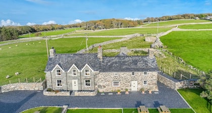 Lovingly Renovated 7 Bedroom Farmhouse With Sea Views | Fferm-Frongaled