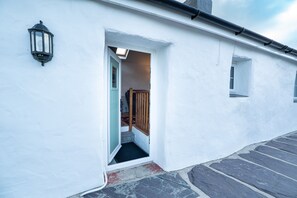 Exterior detail - Charming Stone Cottage with Breathtaking Views | Bwthyn-Plas-Hafod (Nebo)