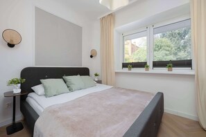 1 bedroom, iron/ironing board, travel cot, WiFi - Modern Apartment Near Downtown | Smart TV (Warszawa)