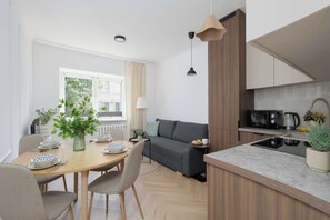 Interior - Modern Apartment Near Downtown | Smart TV (Warszawa)