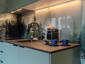 Kühlschrank, Kochgeschirr/Geschirr/Besteck
