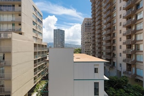 Exterior - Savor style and comfort in this sweet retreat – Waikīkī Grand 522 (Honolulu)