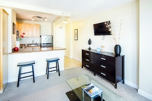 Interior - Stay in Style! Chic Kitchenette, Flat Screen, WiFi, AC–Waikiki Grand 619 (Honolulu)