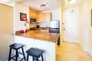 Coffee/tea maker, fridge, microwave, toaster - Stay in Style! Chic Kitchenette, Flat Screen, WiFi, AC–Waikiki Grand 619 (Honolulu)