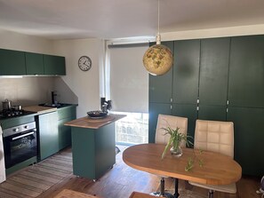 Private kitchen - AT THE FOOT OF THE ARENES: AN ARTIST'S APARTMENT (Arles)