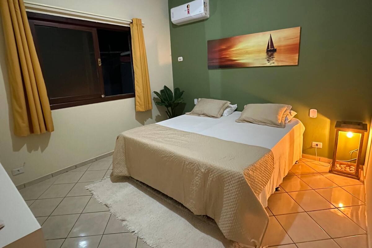 SOLO Quarto casal básico, 1 cama de casal, vista para o jardim e piscina | Wifi gratis y ropa de cama