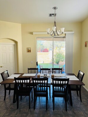 Dining - 4-Bedroom House In The Lovely Foothills of the Tucson Mountains (Tucson)